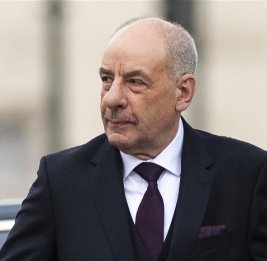 Президент Венгрии Тамаш Шуйок подписал поправку к конституции о своем отстранении