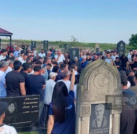 
Тело капитана судна, погибшего у берегов Одессы, предано земле в Лянкяране
