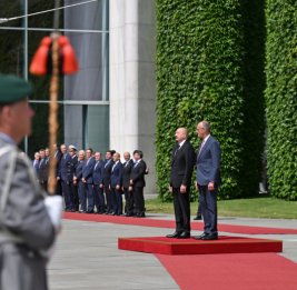 В аккаунтах Президента Ильхама Алиева в социальных медиа размещен видеоролик о его официальном визите в Германию