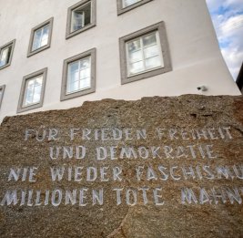 
Дом в Австрии, где родился Гитлер, превратили в полицейский участок
