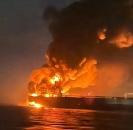 Хуситы ударили по двум саудовским нефтяным танкерам
