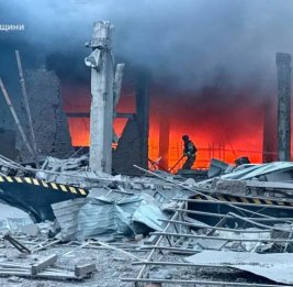Россия бомбит Украину: раненые, разрушения, пожары, пять областей без света