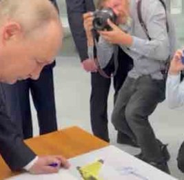 Путин на авиазаводе
