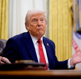 
Трамп пошутил над известным армянским лоббистом Адамом Шиффом