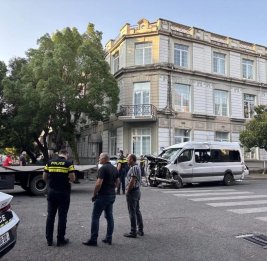 
В Батуми в ДТП погибли два человека, еще семь пострадали