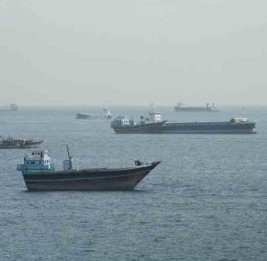 Иран и Оман продолжают переговоры по Ормузскому проливу