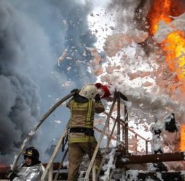 В Удмуртии &laquo;самая массированная атака&raquo;: горит нефтебаза