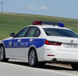 
Дорожная полиция предупредила водителей и пешеходов в связи с ветреной погодой