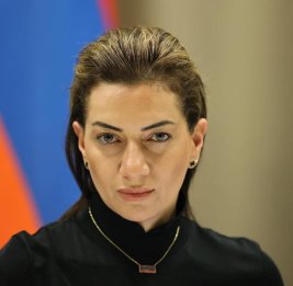 Жена Пашиняна утверждает, что стала получать угрозы