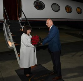 
Председатель Милли Меджлиса отбыла с визитом в Южно-Африканскую Республику