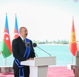 Президенты Азербайджана и Кыргызстана выступили с заявлениями для прессы