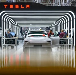 
Стало известно о возможной продаже бизнеса Tesla в Китае

