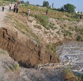 В Гёйчае прорвало Ширванский оросительный канал