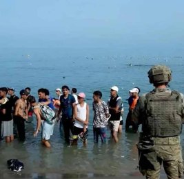 В Сеуте начали установку новых заграждений в море из-за наплыва мигрантов