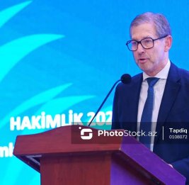 Франк Де Блекер завершил свою работу в AФФA