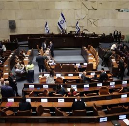 
Парламент Израиля продлил режим экстренной мобилизации до октября