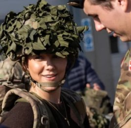 
Принцесса отправилась на военную службу