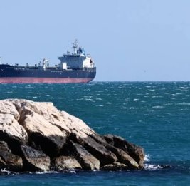 
Грузовое судно атаковано в Ормузе