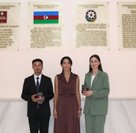 
Сотрудникам Аппарата омбудсмена вручены медали