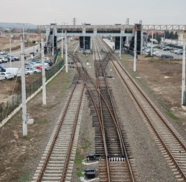 В Баку и на Абшероне усиливается охрана зоны безопасности железных дорог