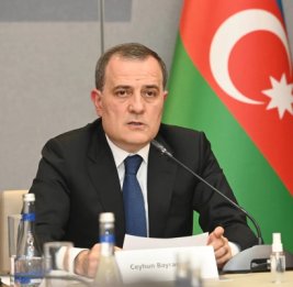
Джейхун Байрамов прибыл в Киев