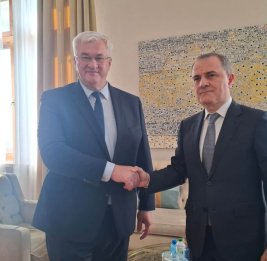 
Министры иностранных дел Азербайджана и Украины обсудили двусторонние отношения и ситуацию в регионе