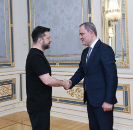 Президент Украины Володимир Зеленский принял Джейхуна Байрамова