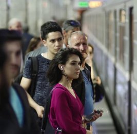 
Бакинское метро в июле перевезло почти 17 млн пассажиров