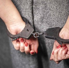 Задержана женщина за использование нецензурной лексики в соцсетях
