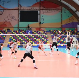 
Женская сборная Азербайджана по волейболу провела два контрольных матча в Баку