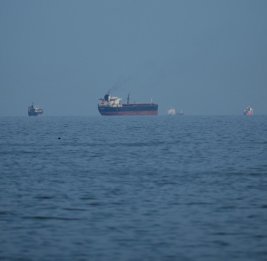 США атаковали судно в Ормузском проливе