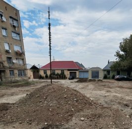 В некоторых дворах Гянджи наконец начался долгожданный ремонт