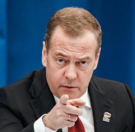 Медведев назвал &laquo;придурками&raquo; россиян, не разделяющих патриотические настроения