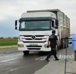 На въезде в село Алыушагы Самухского района установлен контрольный пост