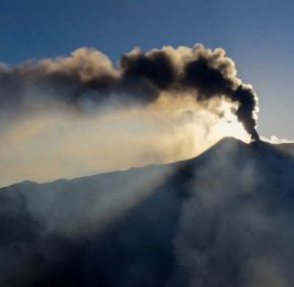 
Из-за активности вулкана Этна аэропорт Катании закрыт до утра 15 августа