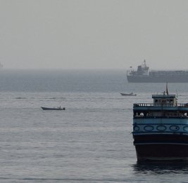 Транзит судов через Ормузский пролив практически остановился