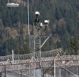 &pound;400 млн вложили, но сотни камер пустуют: новая тюрьма Британии столкнулась с системным кризисом
