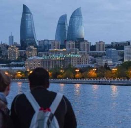 Азербайджан выбирают для жизни: за полгода в страну приехало почти вдвое больше людей, чем выехало