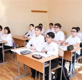 В Азербайджане начинается электронный перевод школьников