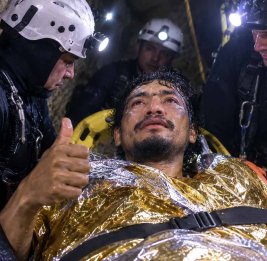 Чудо на глубине 100 метров: рыбак 15 дней выживал в подводной пещере без воды и еды