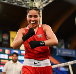 
Азербайджанский боксер завоевала путевку в полуфинал чемпионата Европы