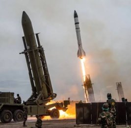 ОАЭ зафиксировали две иранские ракеты: одна упала в море