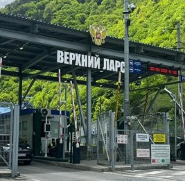 Десятки тысяч россиян за сутки пересекли границу с Грузией