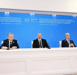 Трио средних держав 
