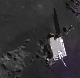 NASA показало новый лунный кратер, образовавшийся после падения ракеты