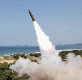 КНДР запустила около 10 баллистических ракет в сторону Японии