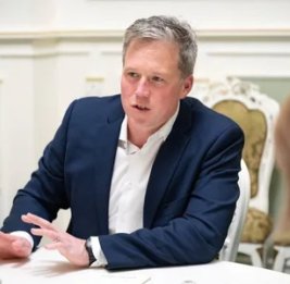 
Напряженность с шефом Пентагона: министр армии США подаст в отставку
