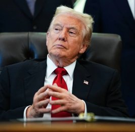 
Bloomberg: Трамп совершил более тысячи сделок на бирже в июне