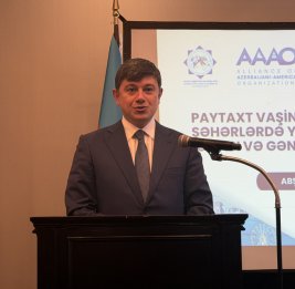 
Фуад Мурадов встретился в Вашингтоне с членами азербайджанской общины