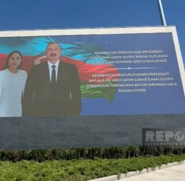 
В Ташкенте разместили приветственные баннеры к государственному визиту Ильхама Алиева
